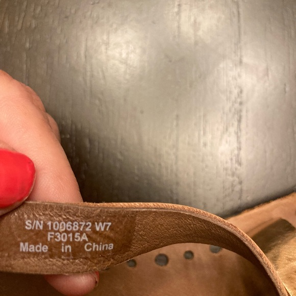 REPOSH this was an accidental purchase but was already shipped. - Picture 3 of 5